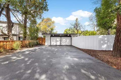 657 Wildwood Ln, Palo Alto, CA 94303