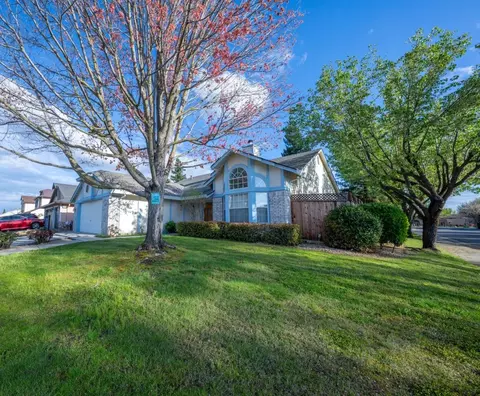 1233 Chablis Cir, Roseville, CA 95747