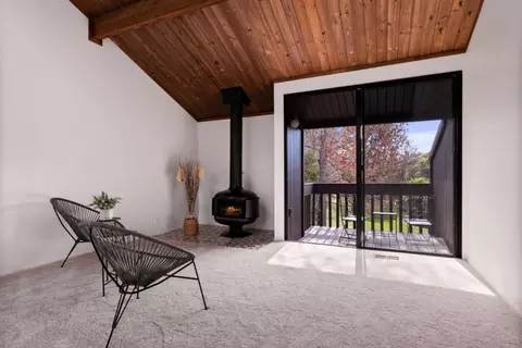146 Tree Frog Ln, Santa Cruz, CA 95060