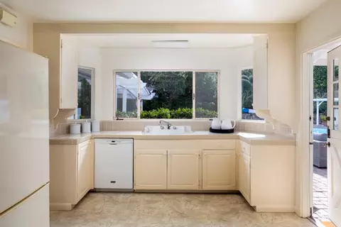 93 Melanie Ln, Atherton, CA 94027 photo 10