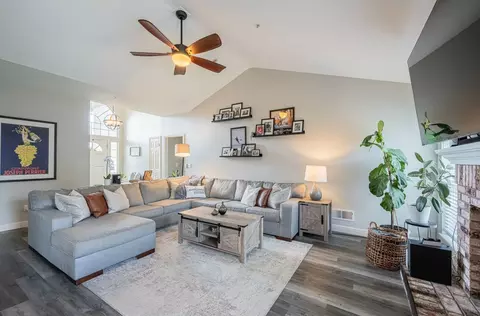 325 Westminster Dr, Salinas, CA 93906 photo 7
