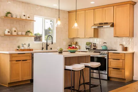 1034 Morrissey Blvd, Santa Cruz, CA 95065