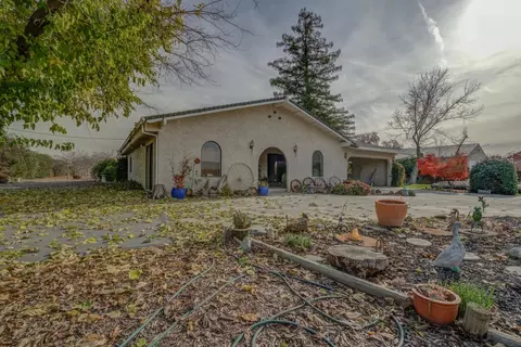 Exterior - 2854 Illinois Ave, Corning, CA 96021 photo 5 of 18