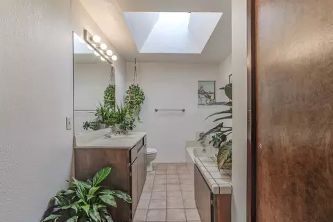Bath - 2854 Illinois Ave, Corning, CA 96021 photo 1 of 9