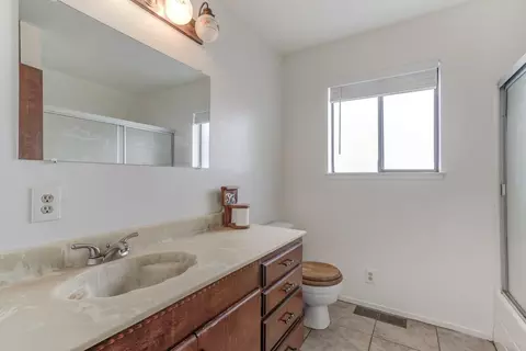 Bath - 2854 Illinois Ave, Corning, CA 96021 photo 8 of 9