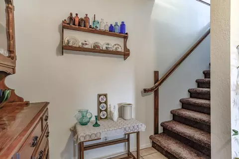 Entry Way - 2854 Illinois Ave, Corning, CA 96021 photo 4 of 7