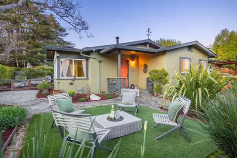 2199 Chanticleer Ln, Santa Cruz, CA 95062