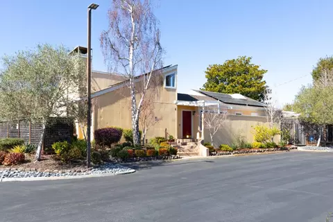 4 Berkeley Ct, Santa Cruz, CA 95062