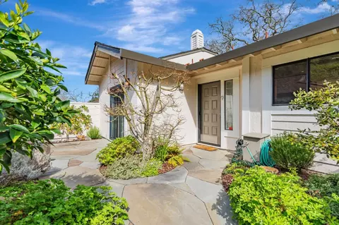 9 Newcastle Ct, San Rafael, CA 94903