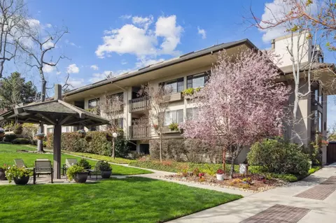 2140 Santa Cruz Ave E208, Menlo Park, CA 94025