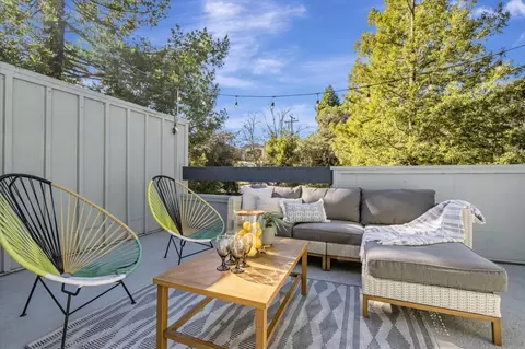 2082 Wharf Rd, Capitola, CA 95010
