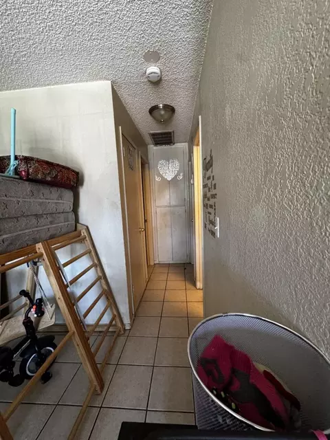 Entry Way - 2915 Pixie Dr, Stockton, CA 95203 photo 2 of 2