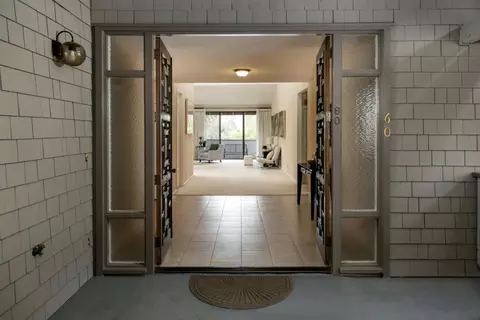 60 Mansion Ct, Menlo Park, CA 94025