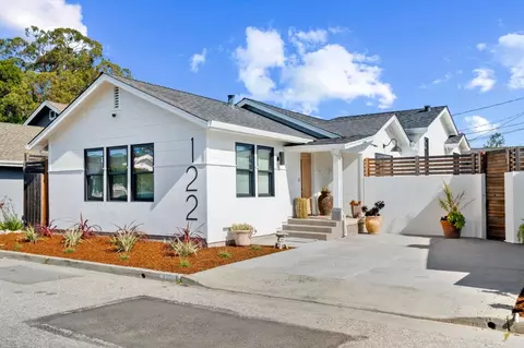 122 Hugus Ave, Santa Cruz, CA 95062