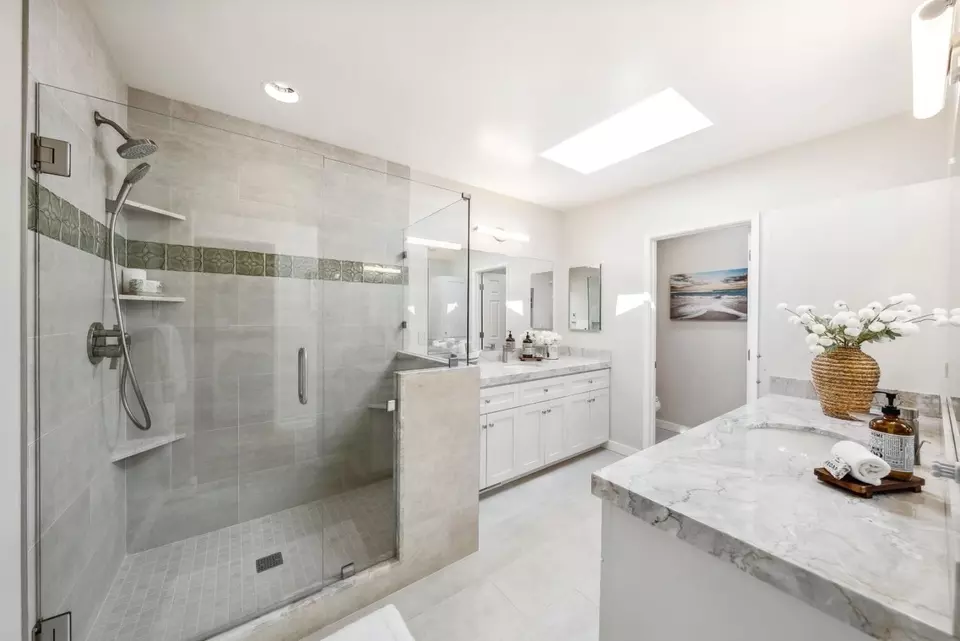 Bath - 743 Marino Pines Rd, Pacific Grove, CA 93950 photo 2 of 5