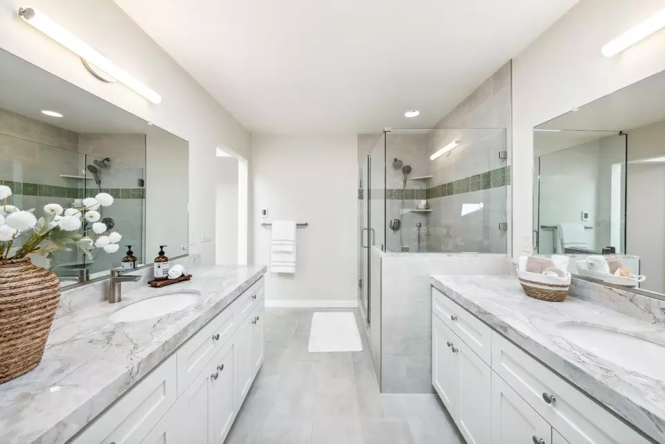 Bath - 743 Marino Pines Rd, Pacific Grove, CA 93950 photo 4 of 5