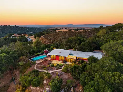 640 Los Trancos Rd, Palo Alto, CA 94304