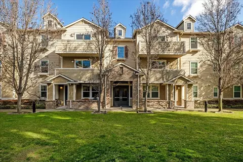 1035 Scotia Ter 302, Sunnyvale, CA 94089