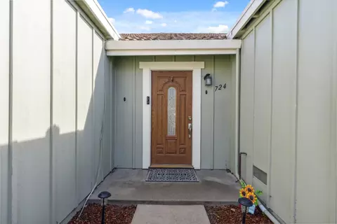 724 Sherman Cir, Salinas, CA 93907 photo 4