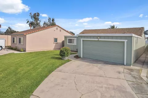 724 Sherman Cir, Salinas, CA 93907 photo 2