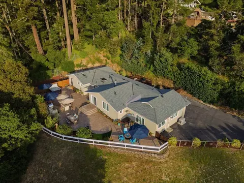 145 Rabbits Run Rd, Santa Cruz, CA 95060