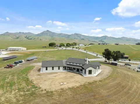 3000 Coppa Ct, Hollister, CA 95023