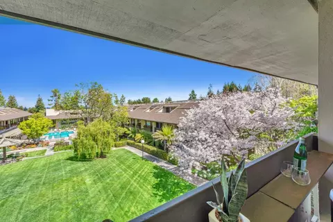 2140 Santa Cruz Ave D207, Menlo Park, CA 94025