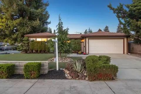 1049 Azalea Dr, Sunnyvale, CA 94086