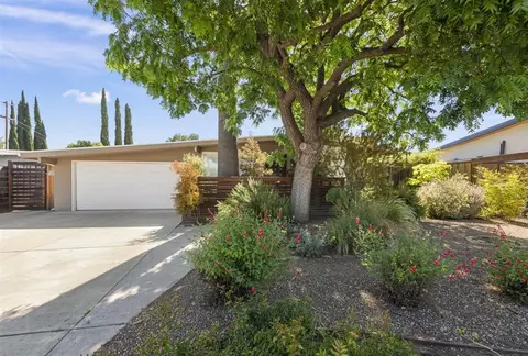 494 Century Dr, Campbell, CA 95008