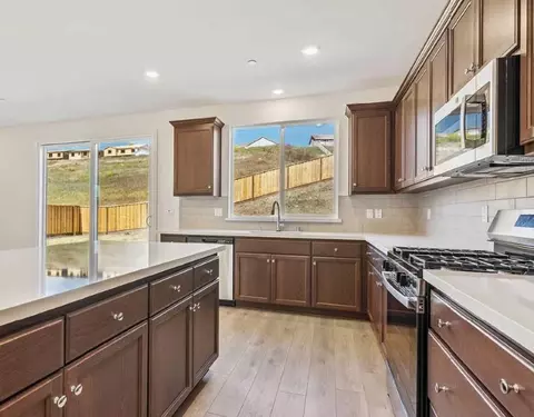 8094 Waterfall Ln, Vallejo, CA 94591 photo 6
