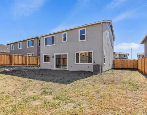 8094 Waterfall Ln, Vallejo, CA 94591 photo 11