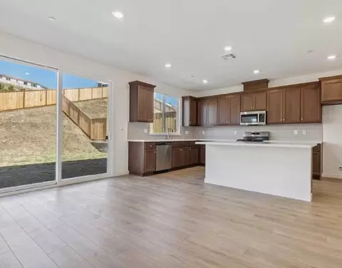 8094 Waterfall Ln, Vallejo, CA 94591 photo 7