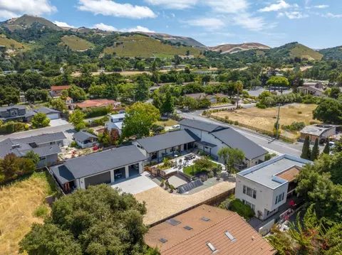 8 El Caminito Rd, Carmel Valley, CA 93924