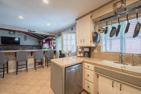 335 Palma Dr, Salinas, CA 93901 photo 10