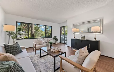 2140 Santa Cruz Ave B104, Menlo Park, CA 94025