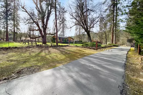 121 Wellock Rd, Lewiston, CA 96052 photo 1