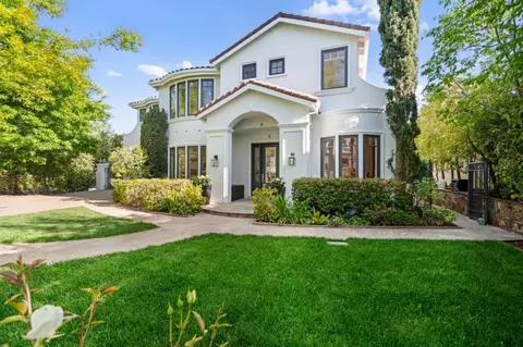 6 Zachary Ct, Menlo Park, CA 94025