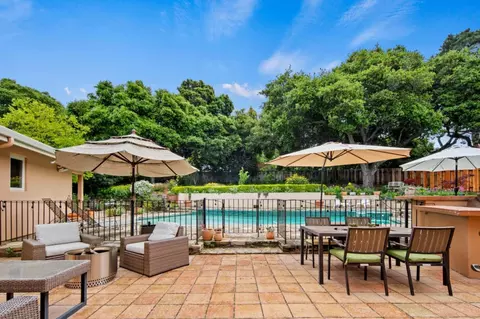 42 Upper Cir, Carmel Valley, CA 93924