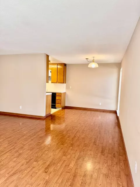 Living - 460 Pine Ave, Half Moon Bay, CA 94019 photo 5 of 5