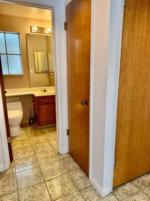 Entry Way - 460 Pine Ave, Half Moon Bay, CA 94019 photo 2 of 3