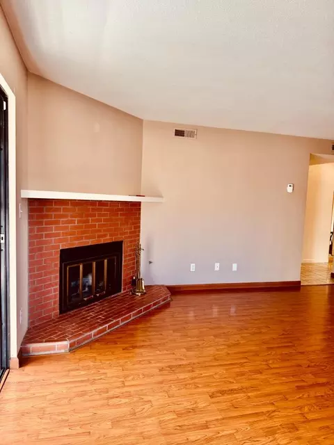Living - 460 Pine Ave, Half Moon Bay, CA 94019 photo 3 of 5