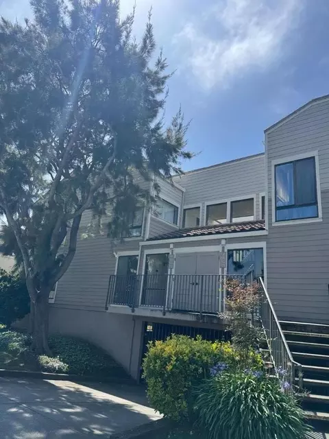 460 Pine Ave, Half Moon Bay, CA 94019