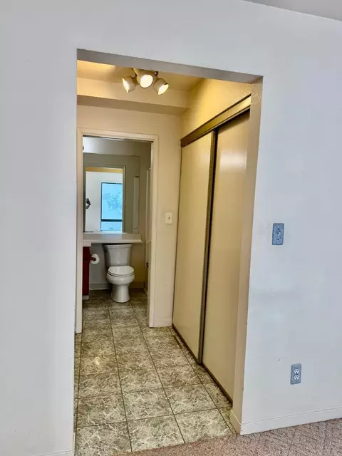 Bath - 460 Pine Ave, Half Moon Bay, CA 94019 photo 4 of 4