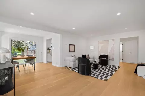 1039 Embarcadero Rd, Palo Alto, CA 94303