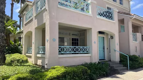 12670 Springbrook Dr C, San Diego, CA 92128