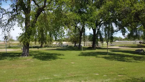 17439 E Kings Canyon Rd, Sanger, CA 93657