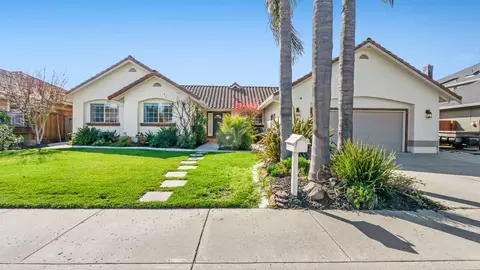 381 Tina Dr, Hollister, CA 95023