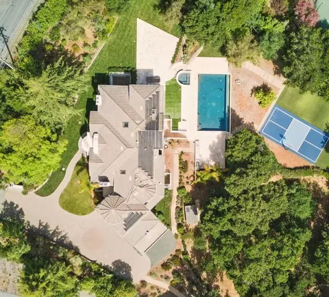 12690 Dianne Dr, Los Altos Hills, CA 94022