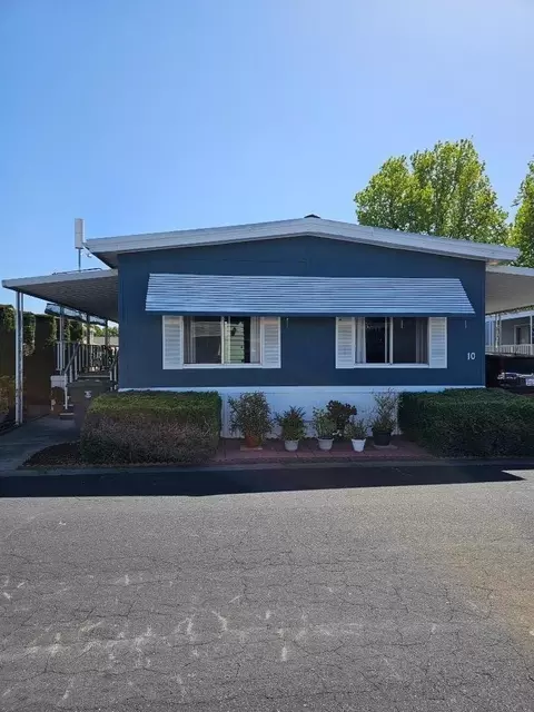 500 W 10th St 10, Gilroy, CA 95020
