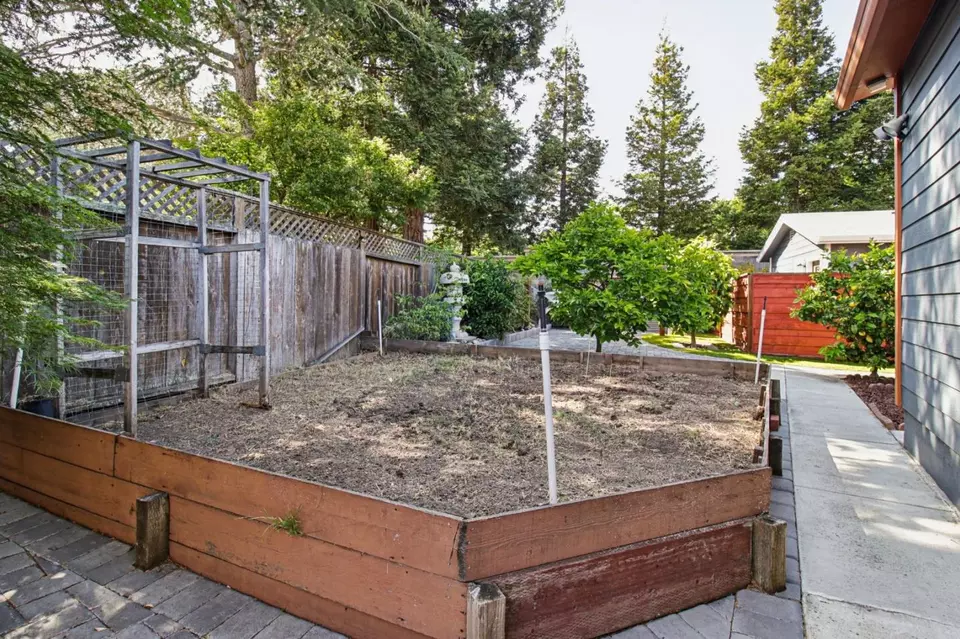 Exterior - 185 Mclellan Ave, San Mateo, CA 94403 photo 11 of 22